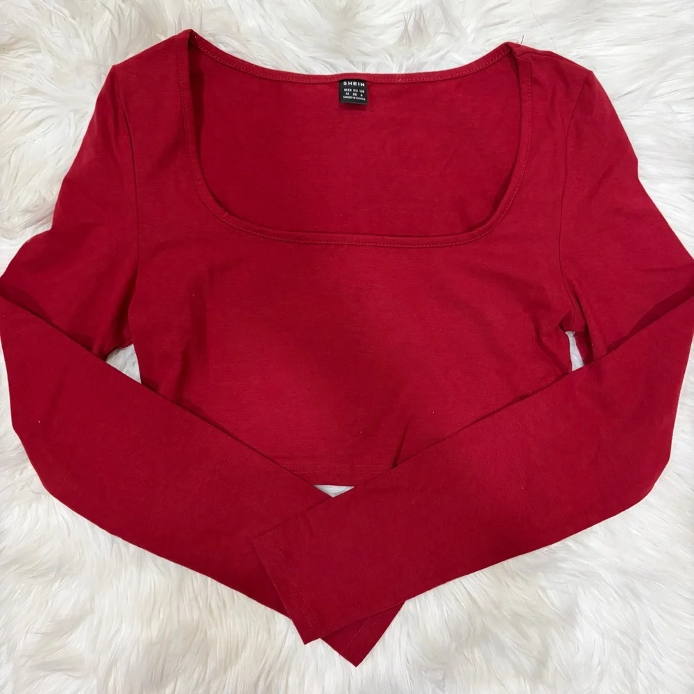 NWOT Maroon red cropped long sleeve top